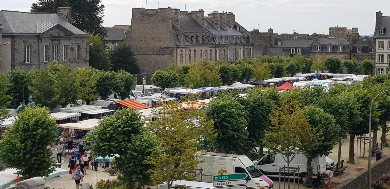 Les Appartements Du Marche ディナン エクステリア 写真