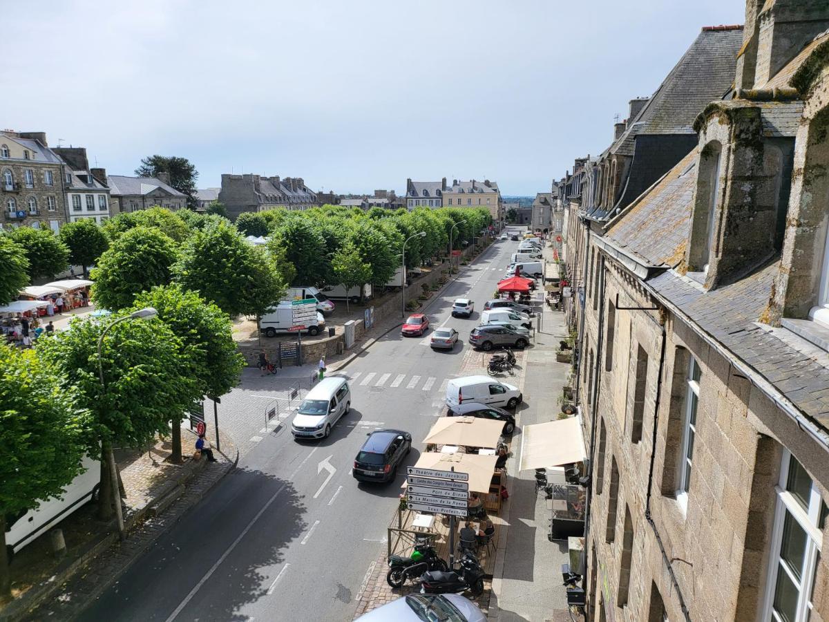 Les Appartements Du Marche ディナン エクステリア 写真